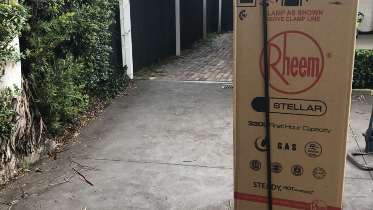 Rheem 850330 330L External Gas Hot Water System Delivery