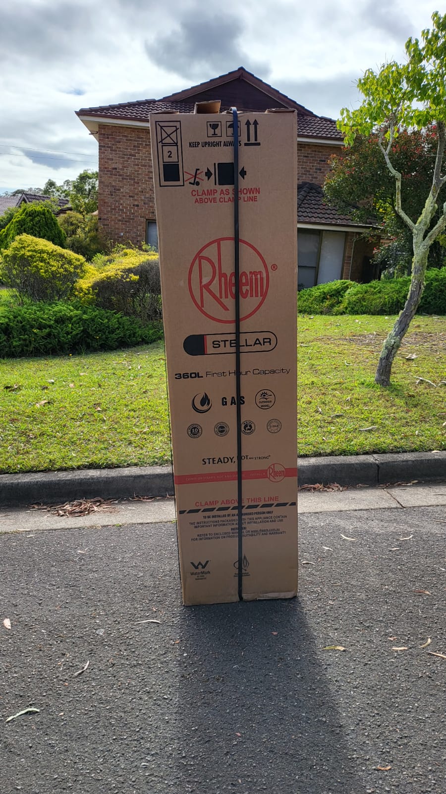 Rheem 850360 160L External Gas Hot Water System Delivery