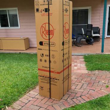 Rheem 850360 160L External Gas Hot Water System Delivery